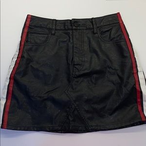 Leather skirt with side details